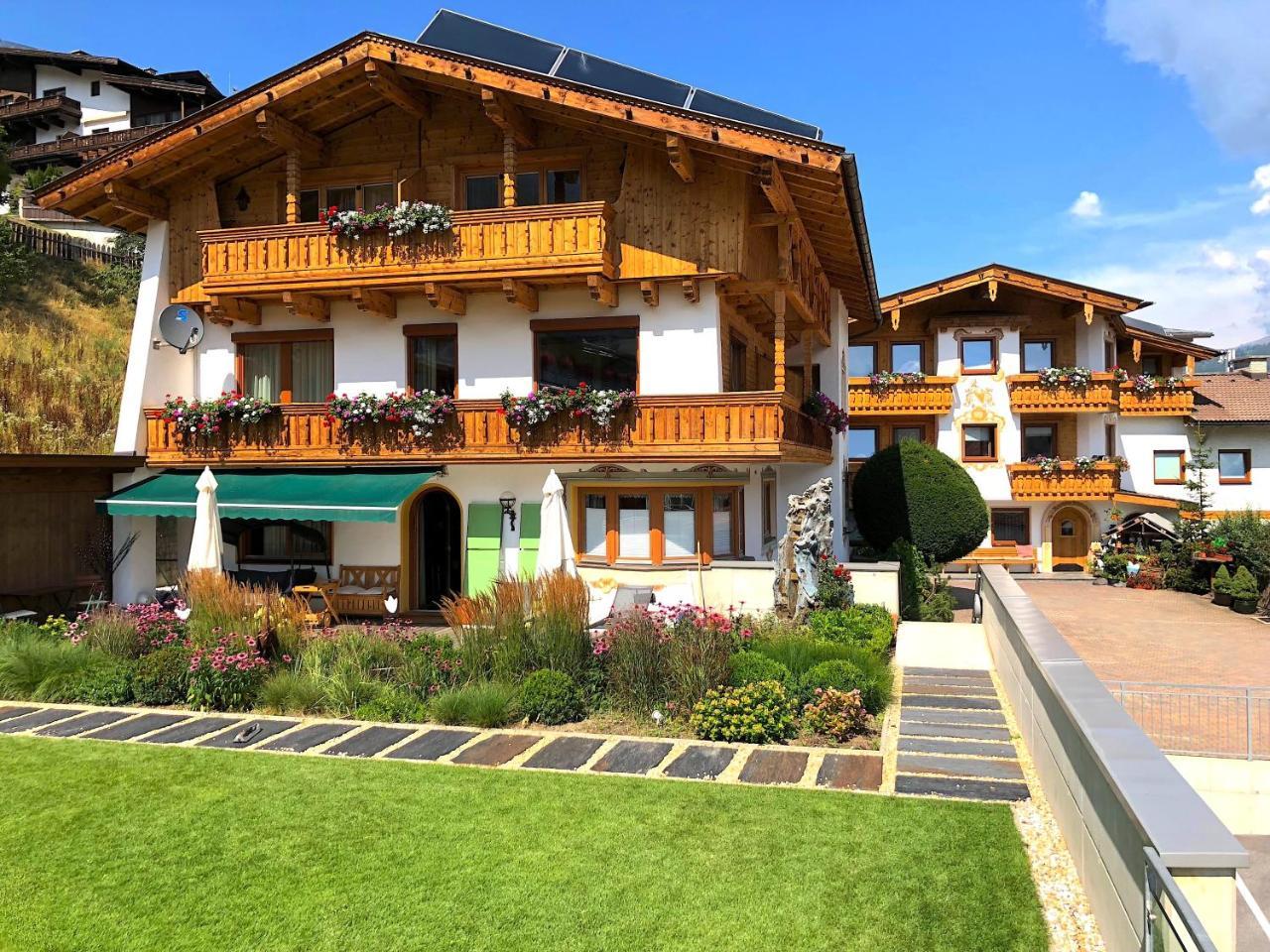 Aparthotel Kroesbacher Fulpmes Extérieur photo